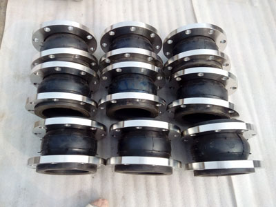 選擇可曲撓橡膠接頭應（yīng）該（gāi）從多個方麵考慮（lǜ）