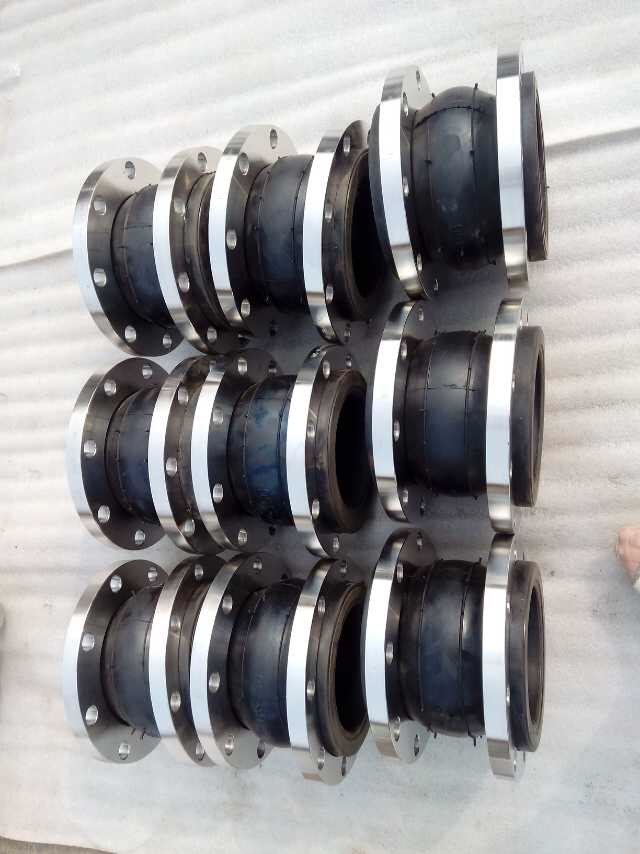 選（xuǎn）購可曲撓橡（xiàng）膠接頭要按需求（qiú）選擇