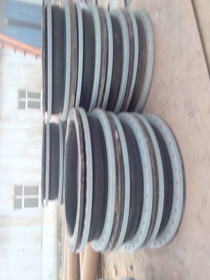 脫硫管道適合使用哪（nǎ）種橡膠接頭